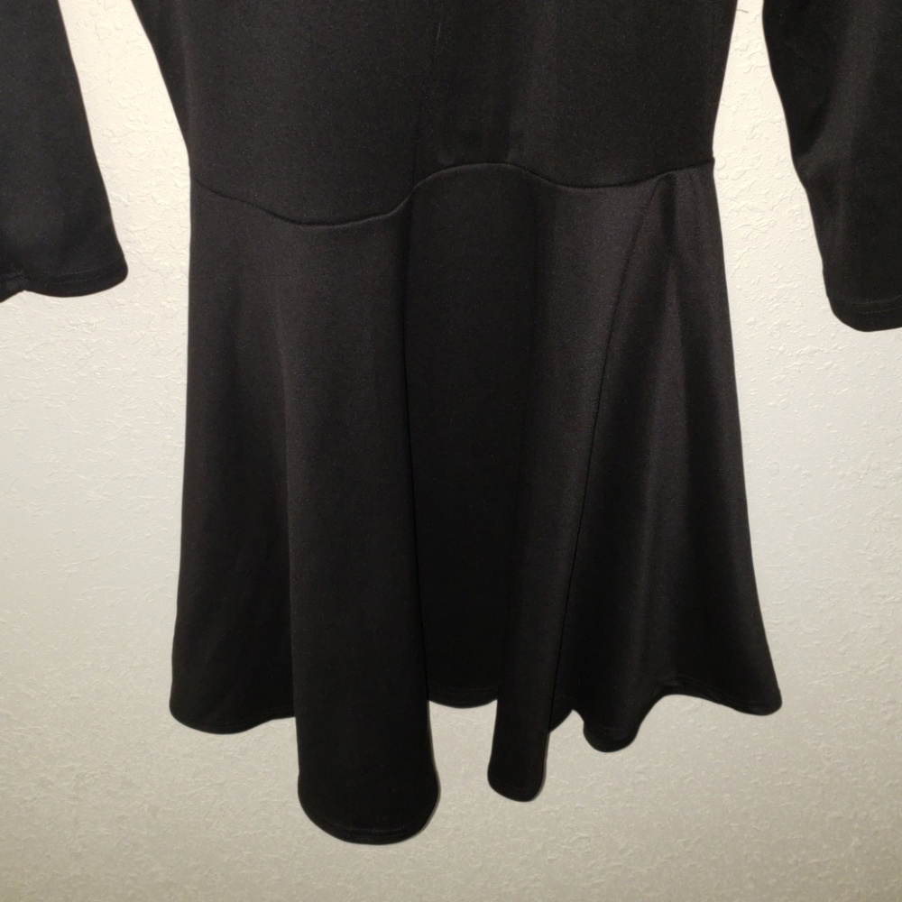 Dress - Picture 4 of 4